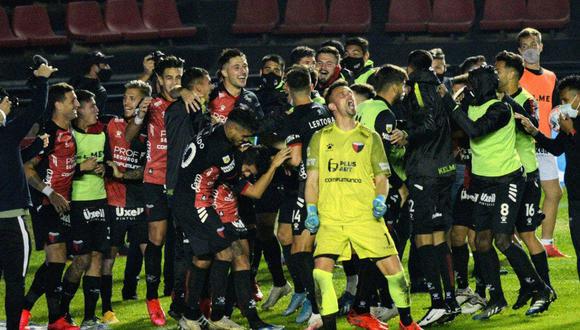 Colón 3 Rácing 0 en San Juan