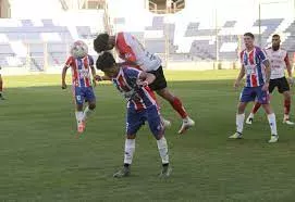 Federal A, Huracán 2- Peñarol 1