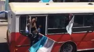 Racing, atacaron micro en Lujan de Cuyo