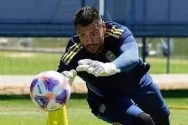 Triangular, Chiquito Romero debuta en Boca