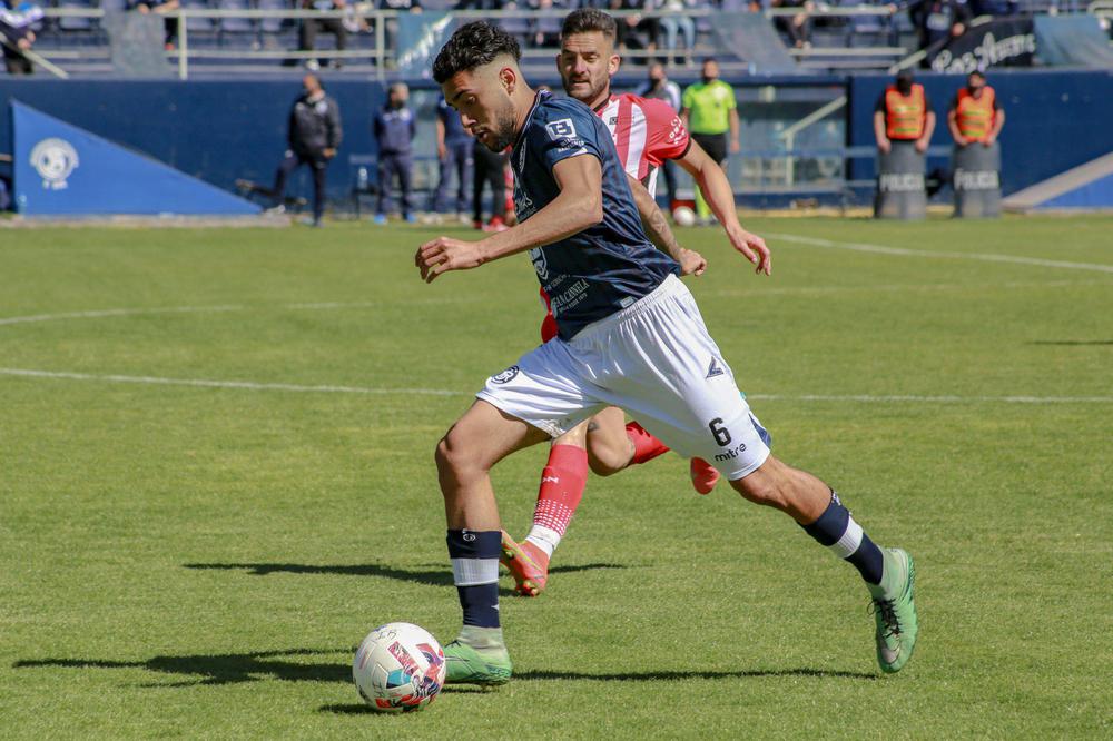 Ascenso, Independiente Rivadavia 2- Instituto de Córdoba 1