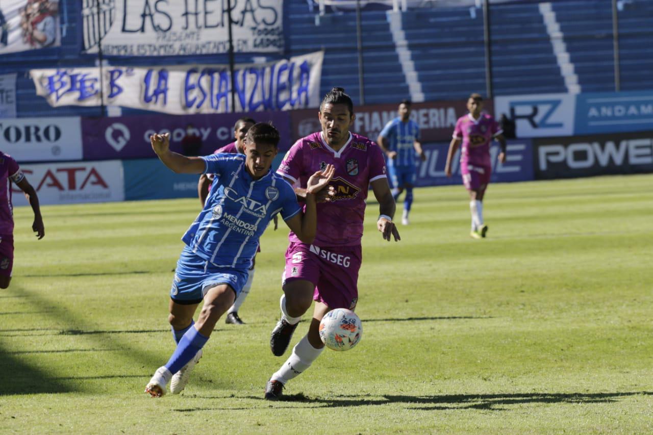 Futbol, Godoy Cruz 2- Arsenal 3