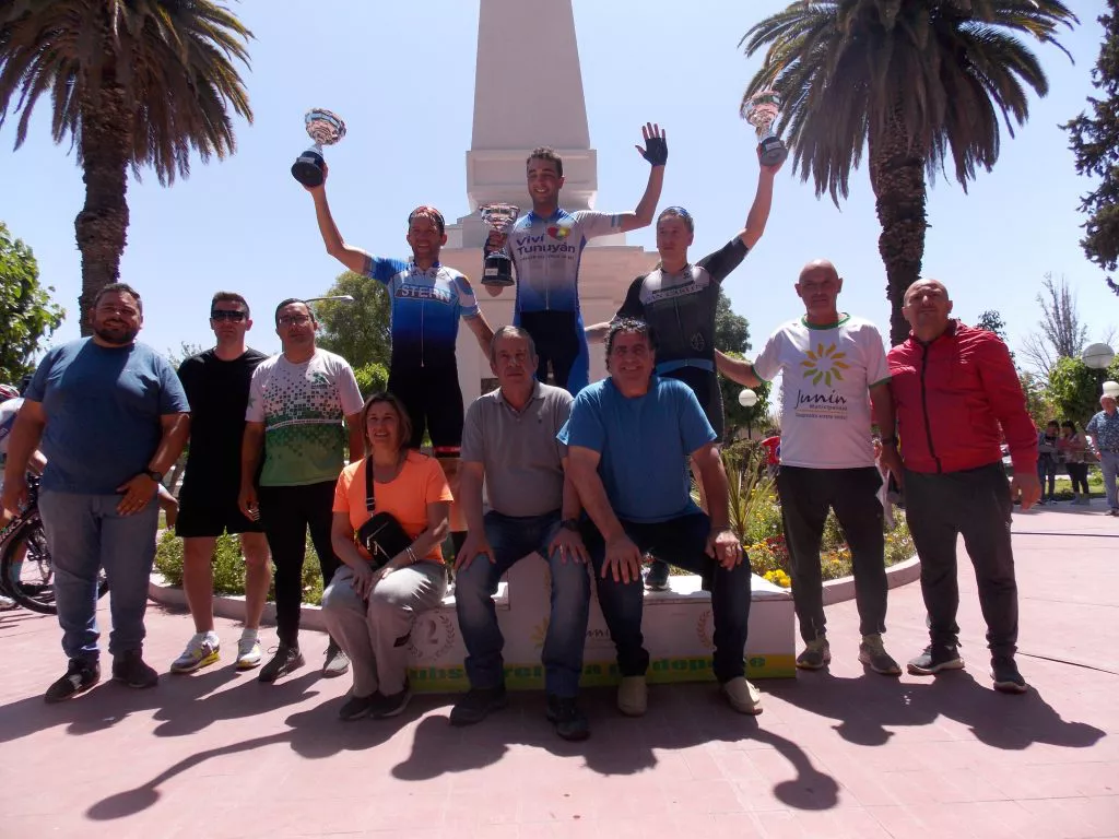 Ciclismo, Espinosa ganó en Junin, podio