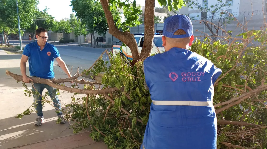 zonda-personal-de-godoy-cruz-trabaja-ok