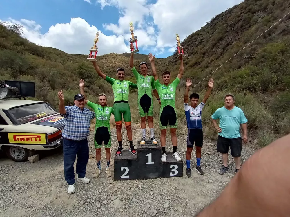 Ciclismo, podio Paredes, Dotti, Cobarrubias