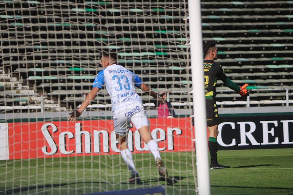 AFA, el Tomba goleó 4 a 1 al Tiburón