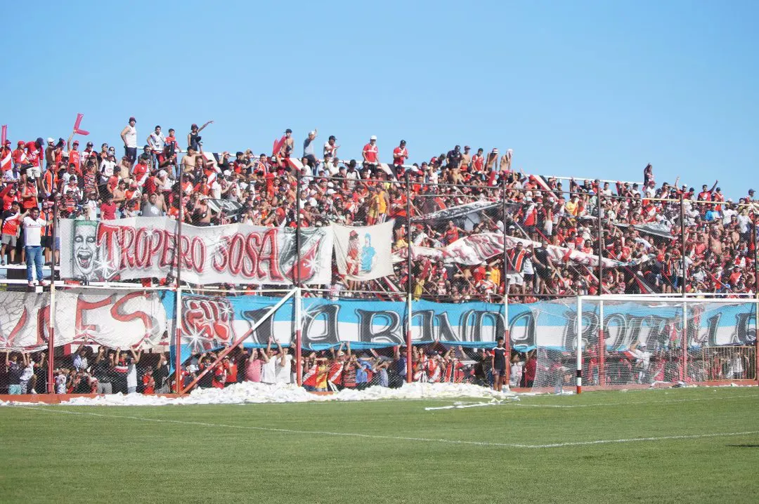 Ascenso, hinchada de Maipú, partido con Independiente Rivadavia