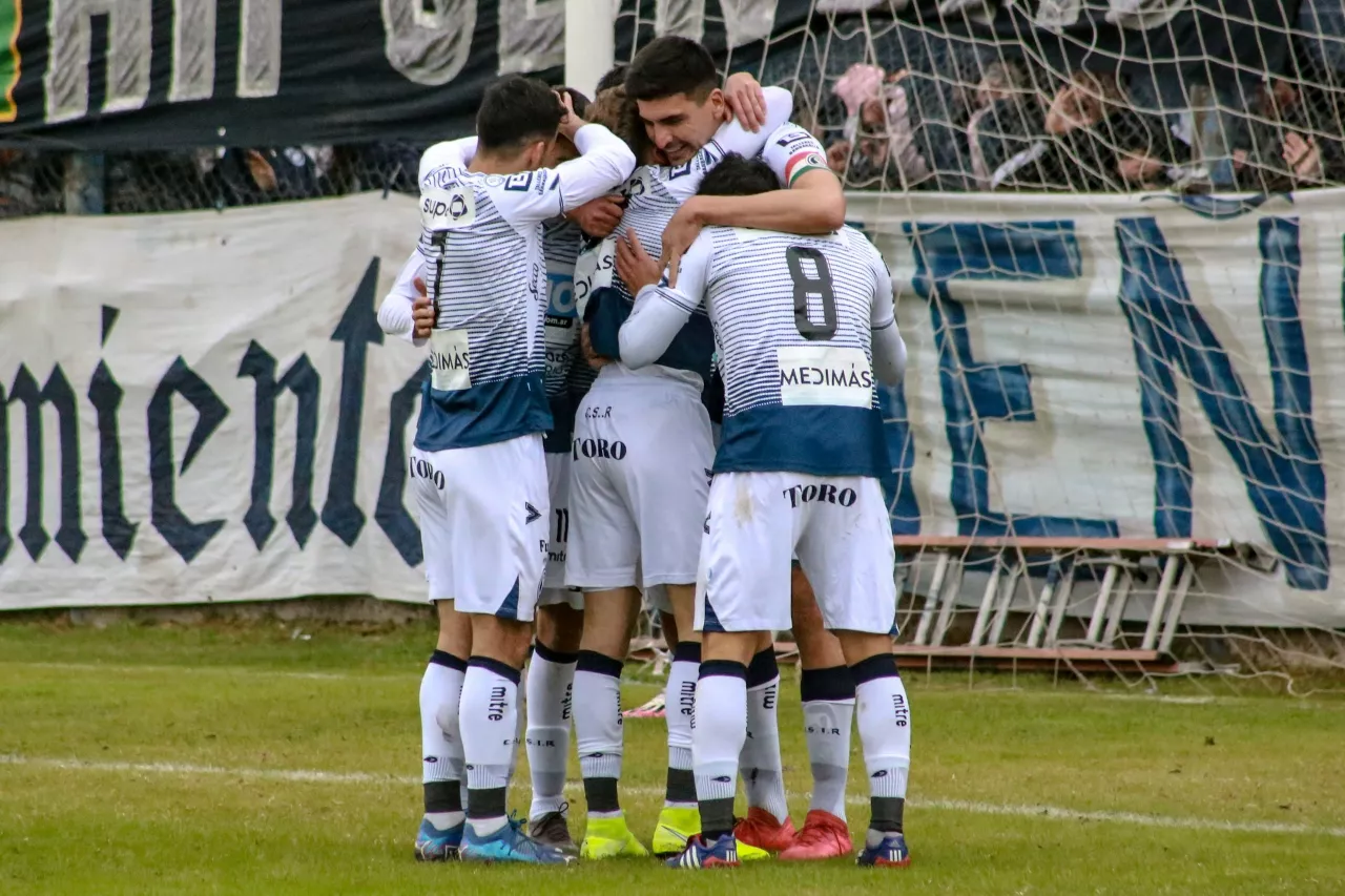 Ascenso, Independiente Rivadavia 4- San Telmo 0