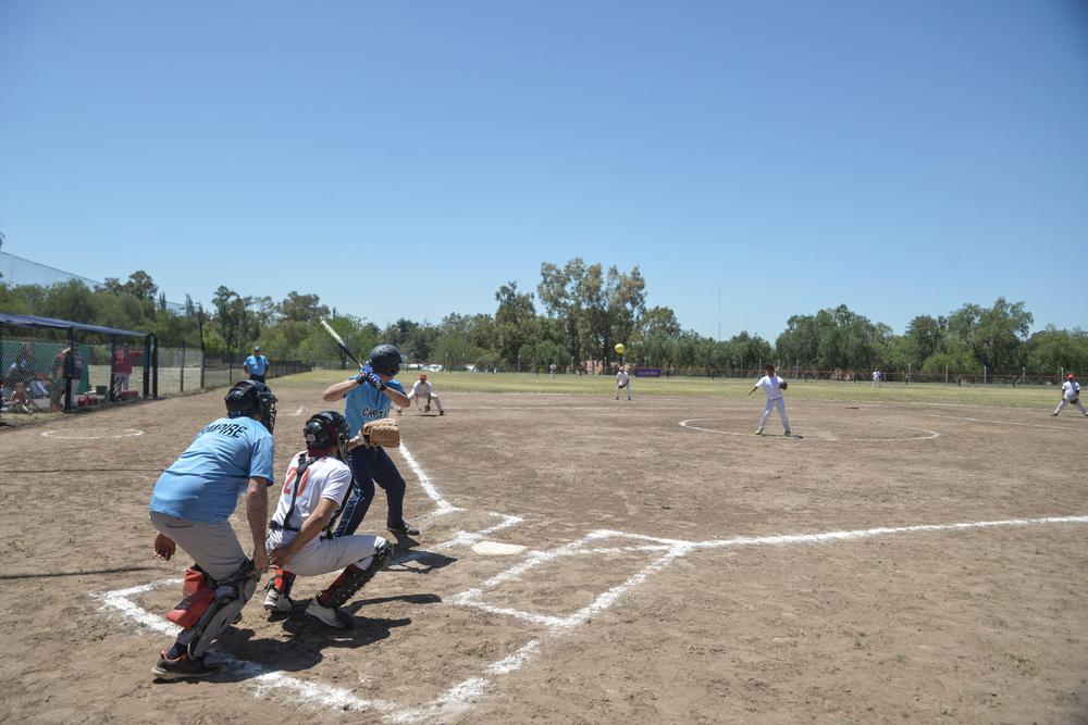 Softbol, Mendoza vuelve a la acciòn de los bates