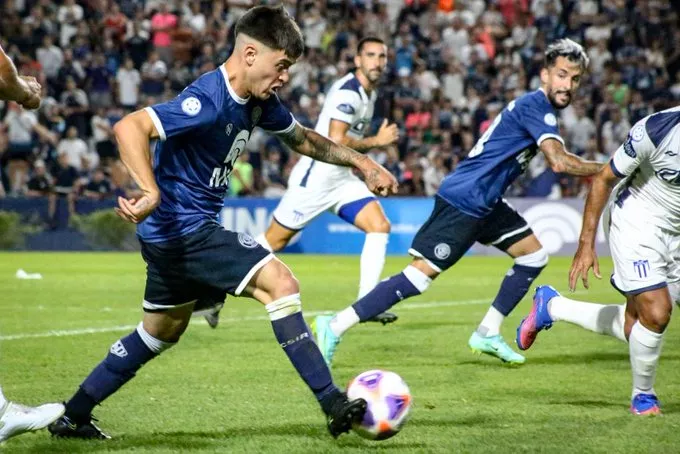 Ascenso, Independiente 1- Tristán Suárez 3