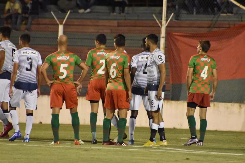 Ascenso, Agropecuario de Carlos Casares 2- Independiente Rivadavia 1