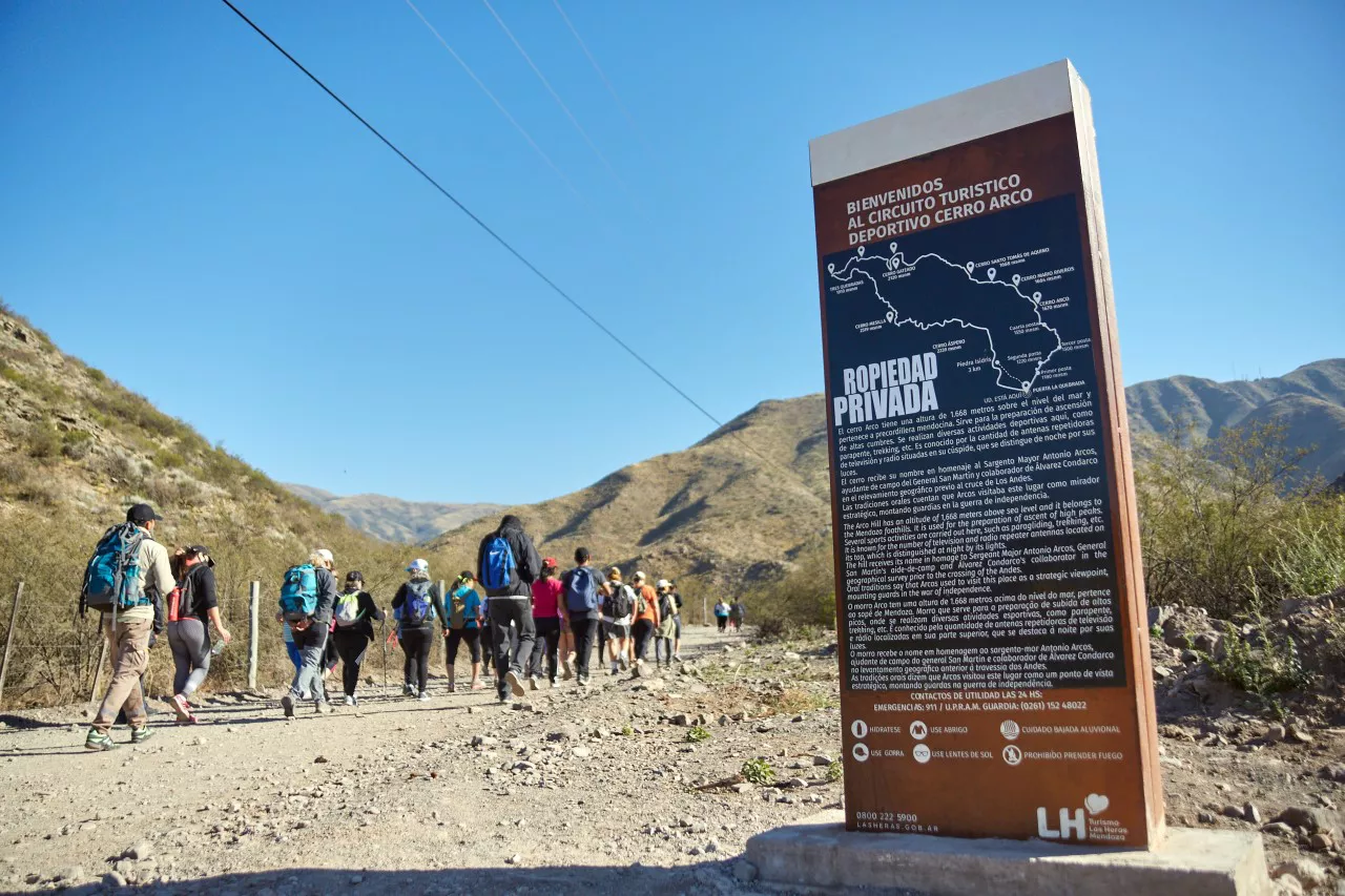 Las Heras, circuito turístico, Cerro Arco