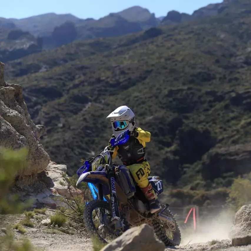 Enduro, Binacional sabado y domingo