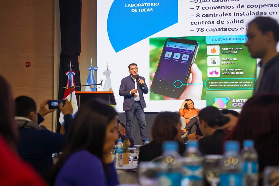 tadeo-garcia-zalazar-expone sistema de alerta comunitaria