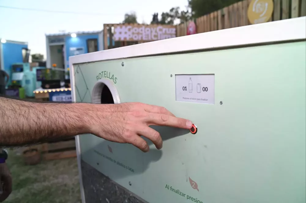 maquina ecocanje godoy cruz fiesta de la cerveza 2022