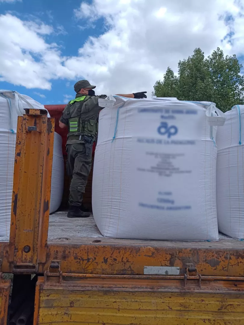 incautan_mas_de_27_toneladas_de_carbonato_de_sodio_trasladados_en_un_camion_2