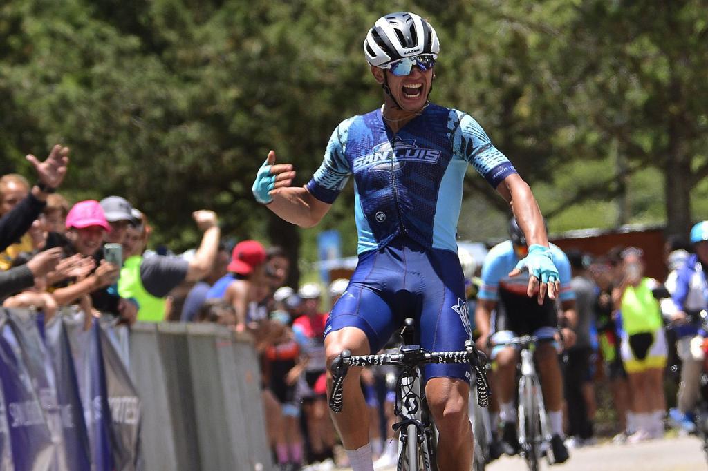 Juegos Binacionales, Tomas Moyano oro en ciclismo
