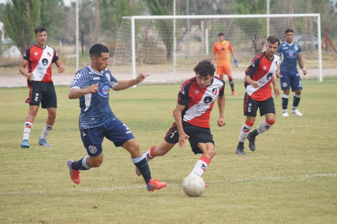 Liga mendocina, Maipu 4- Independiente Rivadavia 1