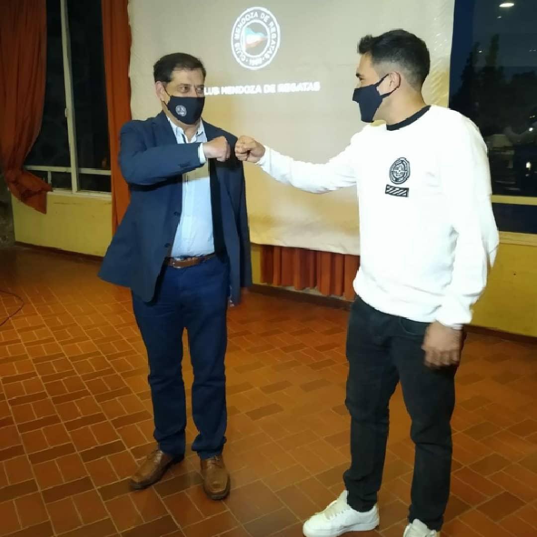 Gastón Alto y el Presidente de Regatas