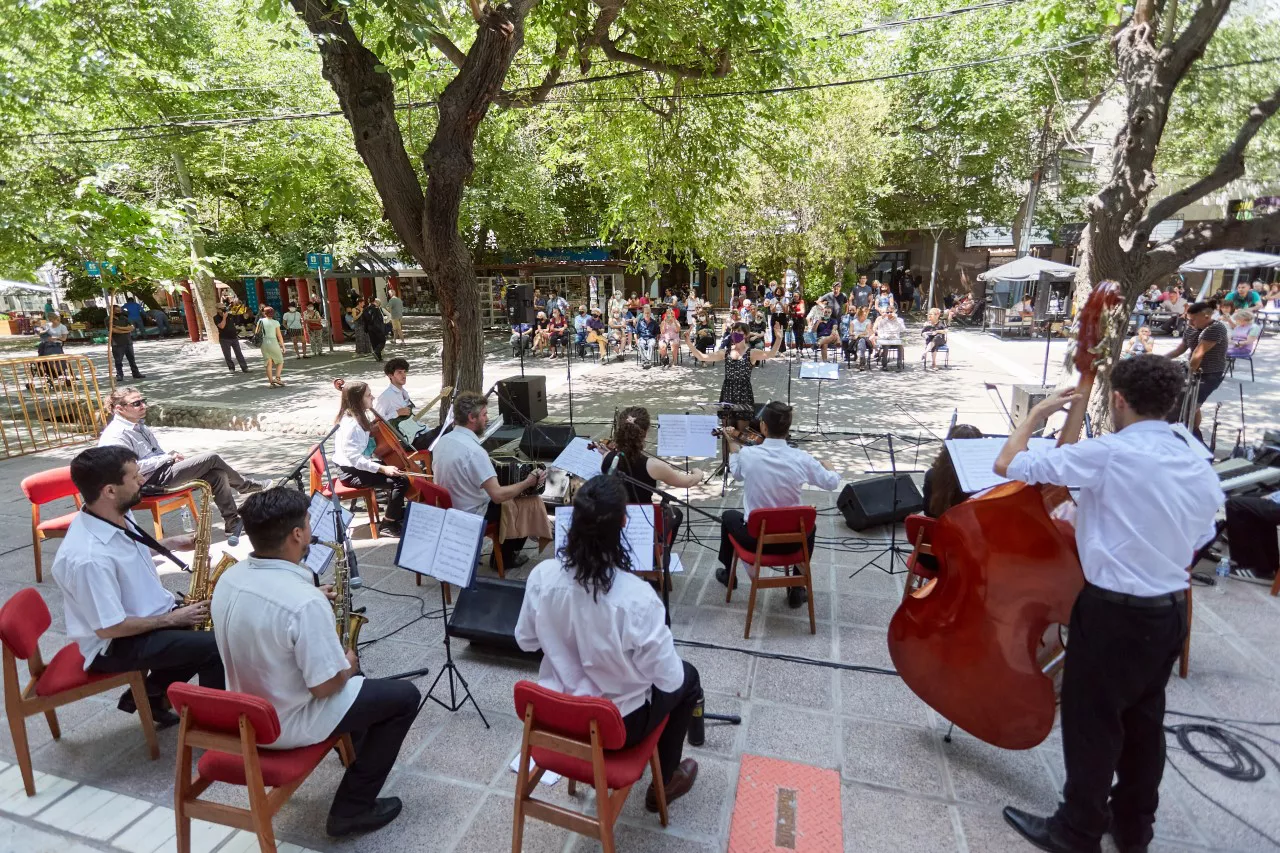 Las Heras, ensamble tanguero, Gardel y De Caro