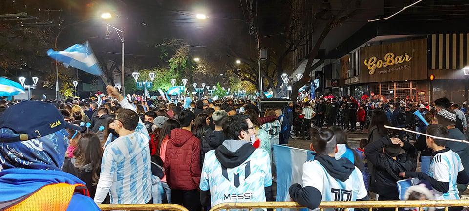 Mendoza, festejo en celeste y blanco