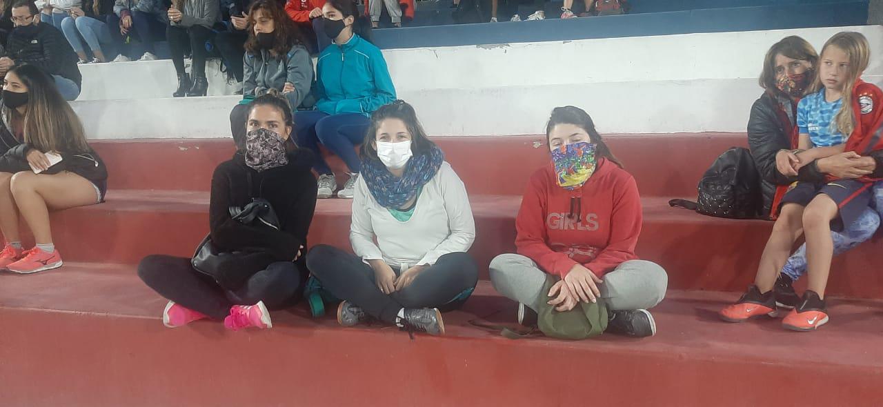 Lanzamiento futsal femenino en Regatas