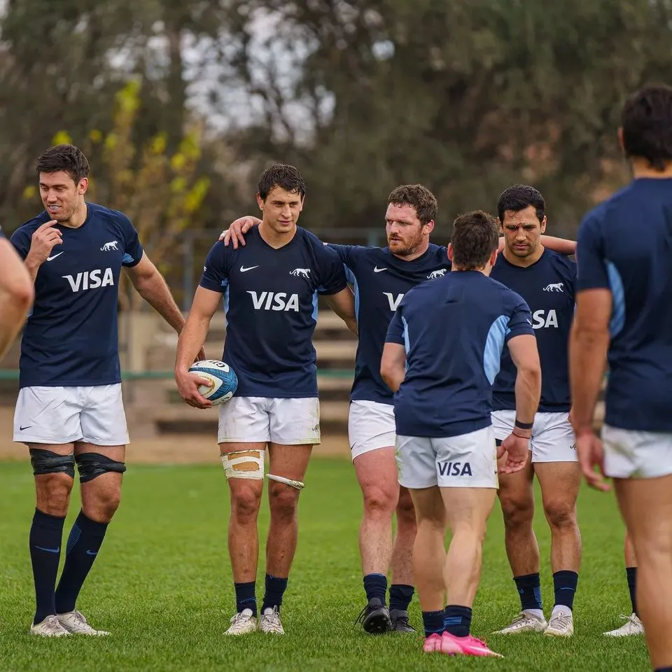 Rugby, Pumas practica en Los Tordos