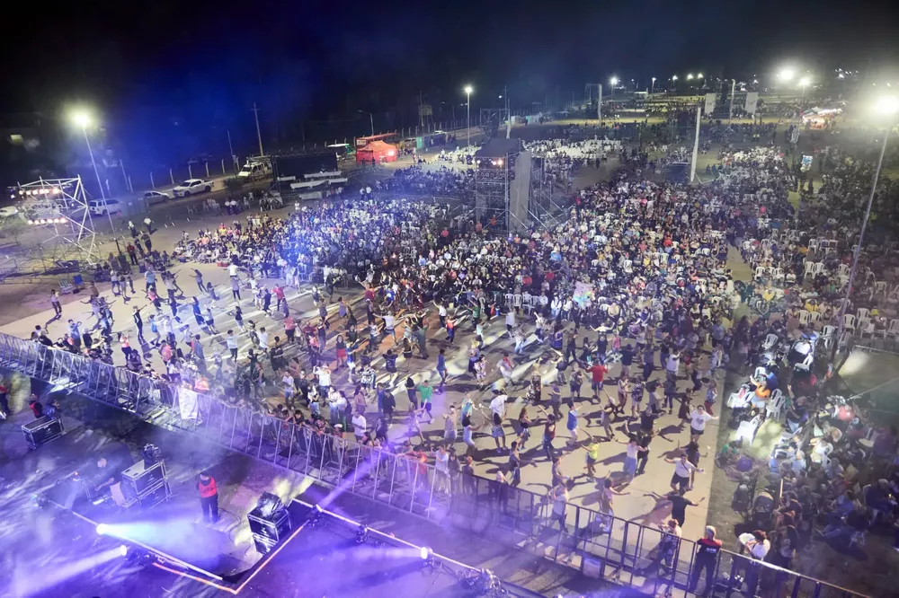 Las Heras, una multitud en el festival de la libertad