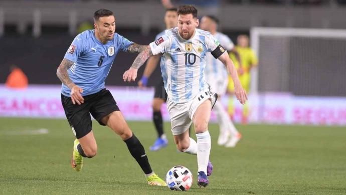 Eliminatorias, 5ta fecha, Argentina 3- Uruguay 0