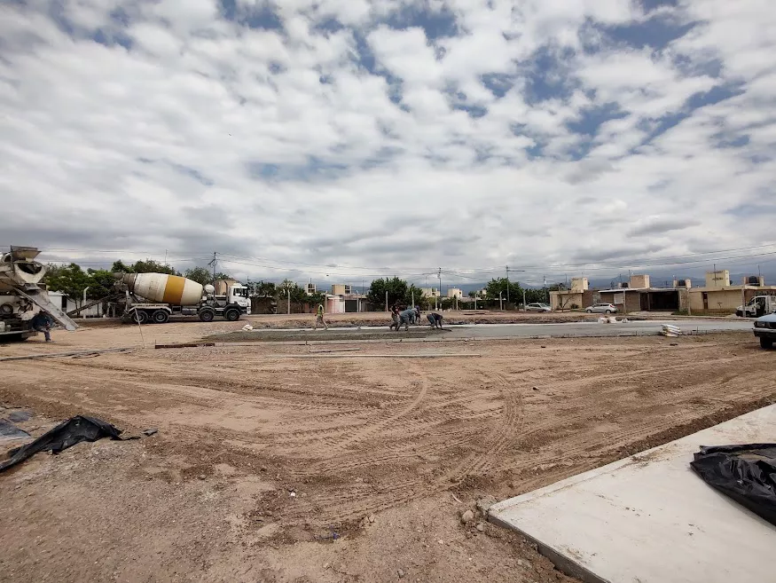 plaza barrio bicentenario godoy cruz ok 3