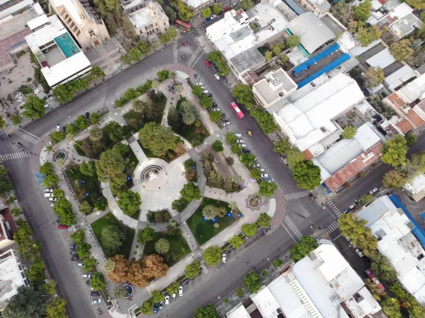 plaza-godoy-cruz-vista-desde-drone