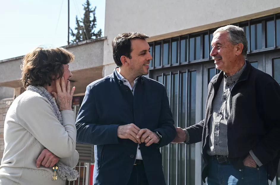 garcia zalazar entrega de focos para veredas barrio batalla del pilar