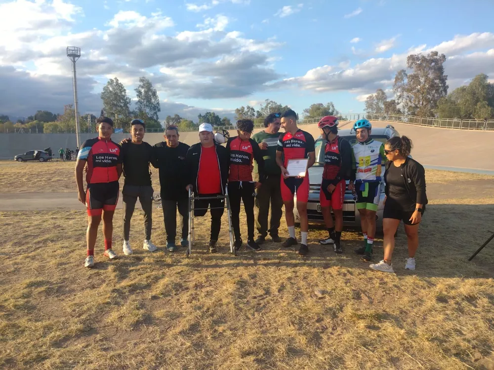 Ciclismo, Matías Contreras y equipo