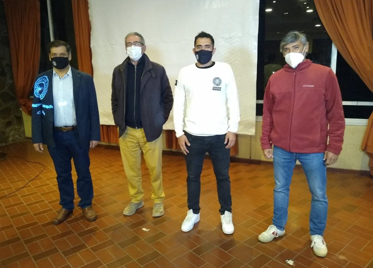 Regatas y un reconocimiento a Gaston Alto