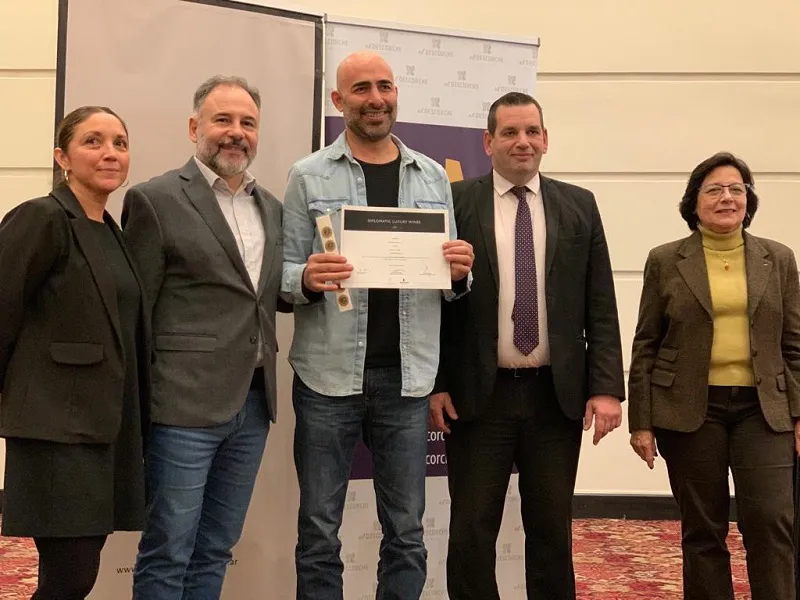 El enólogo Germán Di Césare, de Trivento, recibió el #Top2 con su vino Eolo 2018.