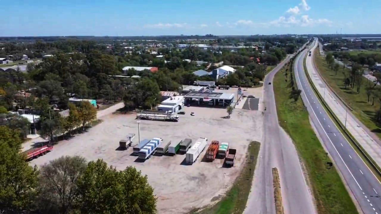 acceso villa mercedes