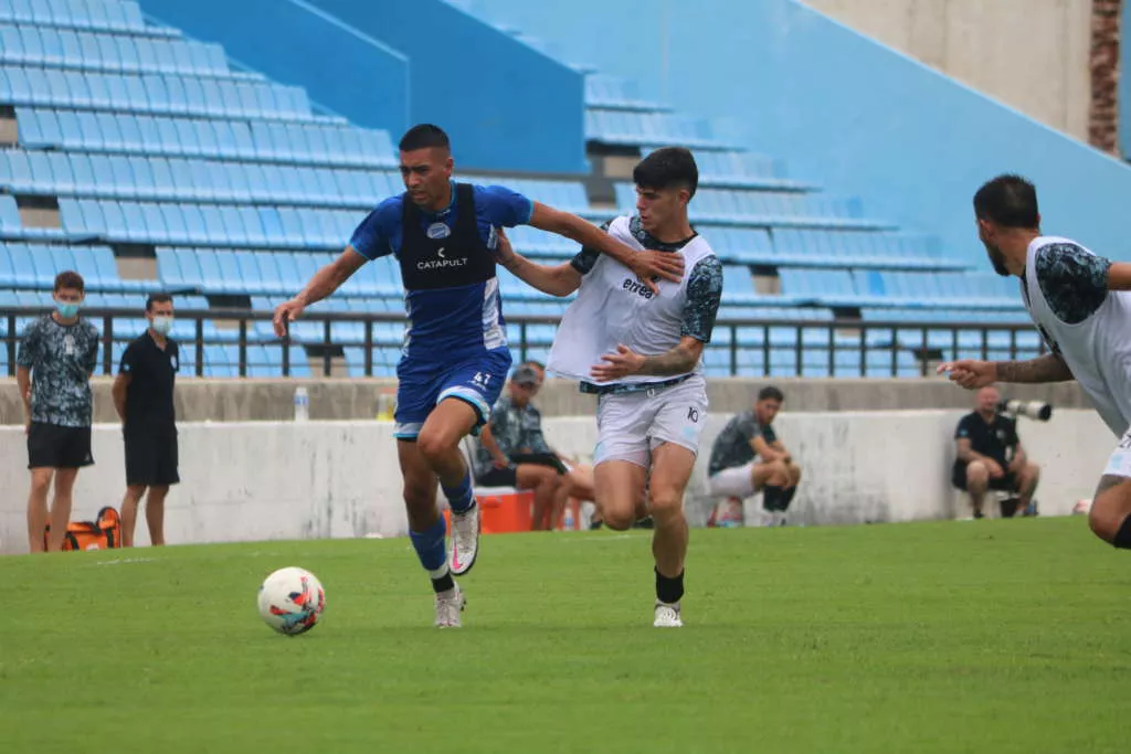 Tomba, amistoso en Cordoba, uno a uno con Belgrano