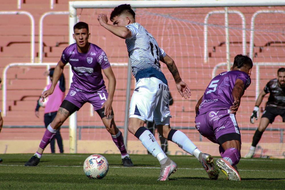 Primera Nacional, la Lepra y el Violeta 1 a 1