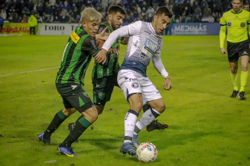 Primera Nacional, Independiente 1- S. Martin SJ 1
