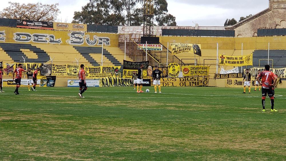 Futbol, Bahia Blanca, Olimpo 1 Huracan LH 0