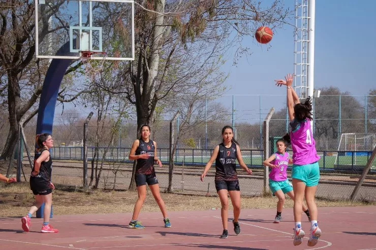 Basquet 3 x 3, club Pringles de La Toma