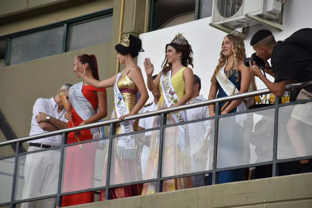 Vendimia, reinas en Regatas