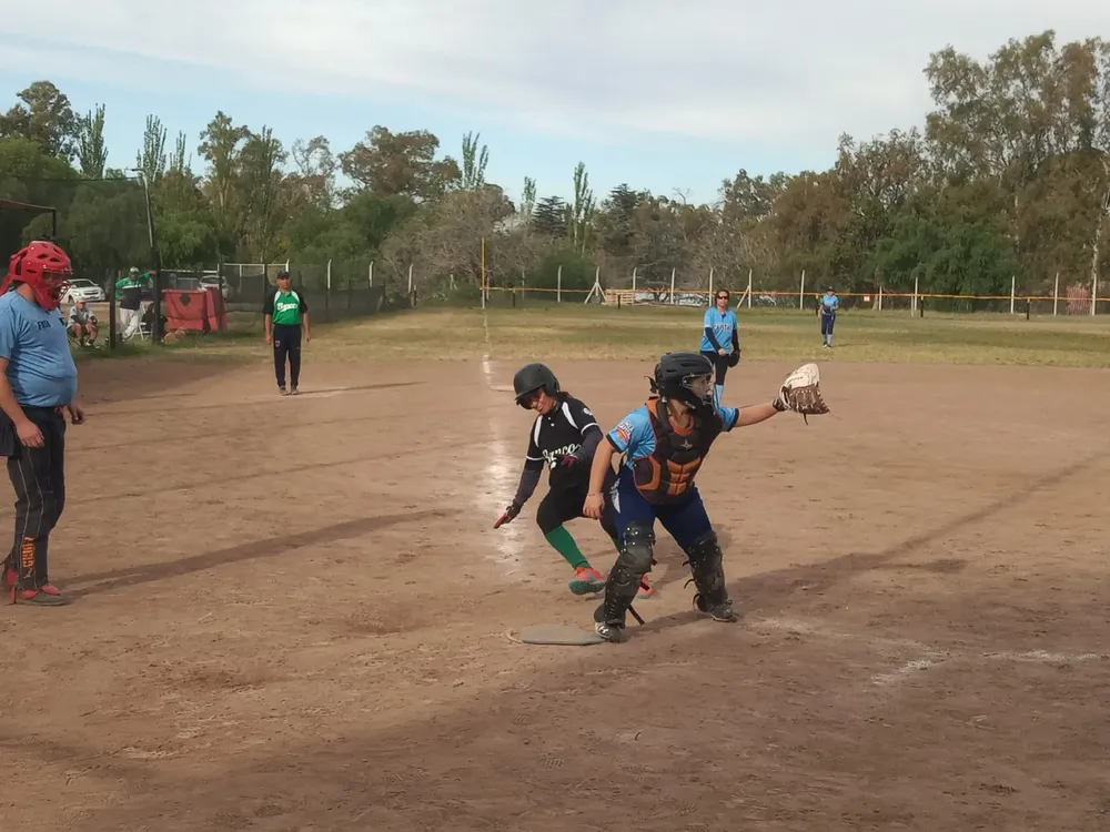 Softbol, Torneo Apertura