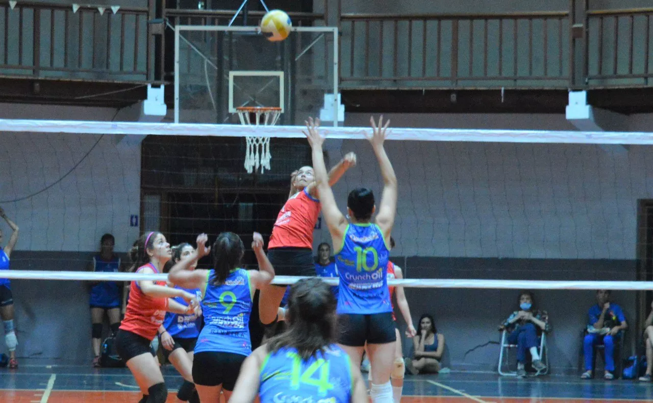 Voley, Policial a la final del Clausura