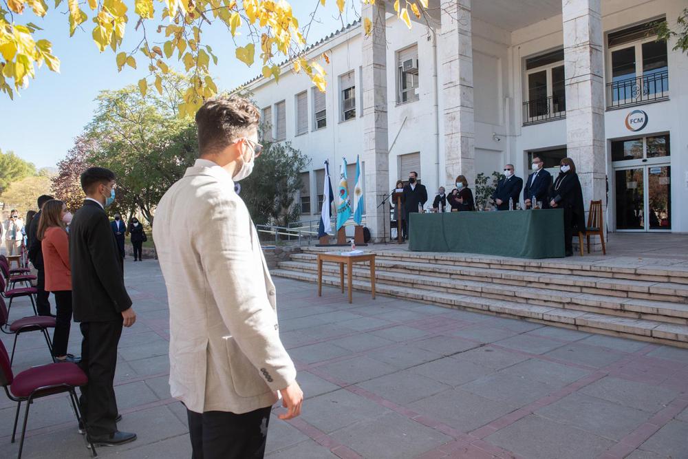 egresados medicina jura