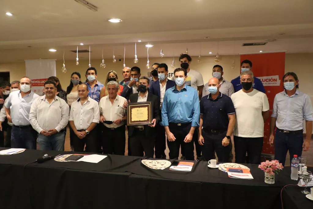 San Juan, clubes en obras