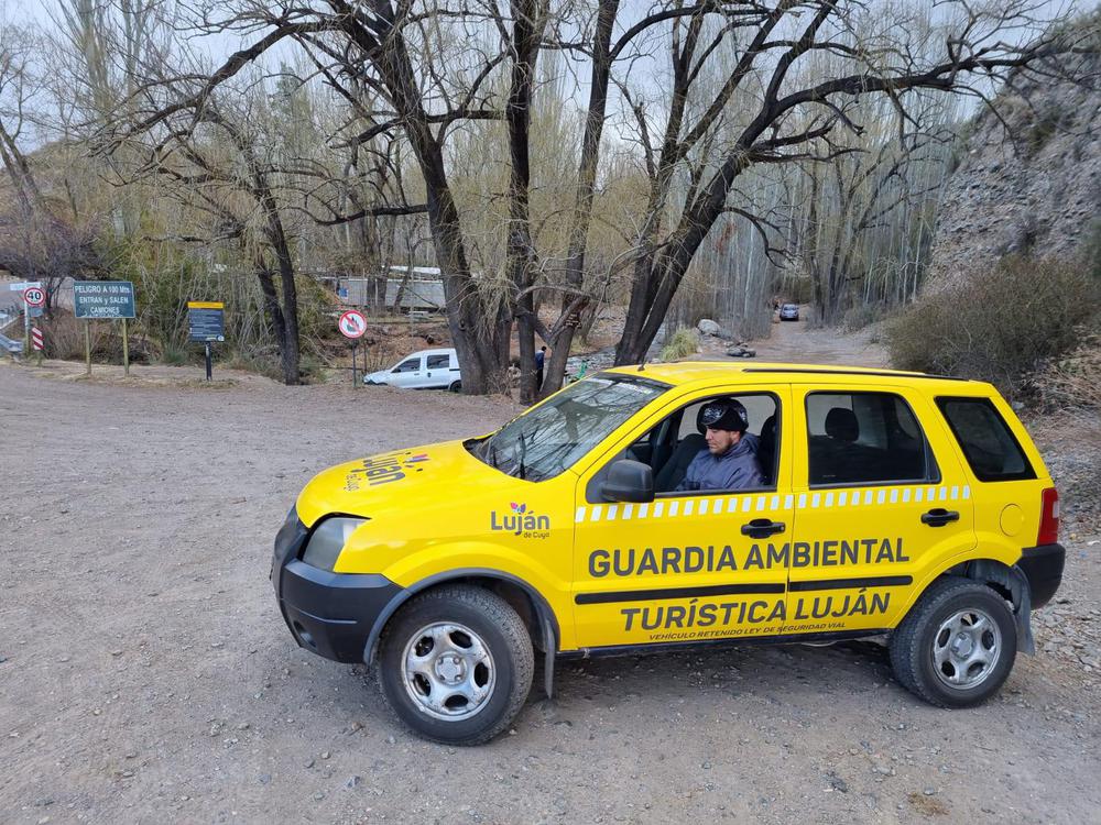 La Guardia Ambiental sancionó a personas que estaban haciendo fuego en Potrerillos