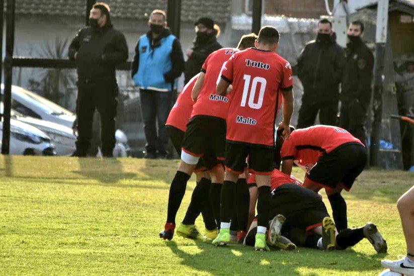 Maipù le ganò a Chicago 2 a 1 en Mataderos