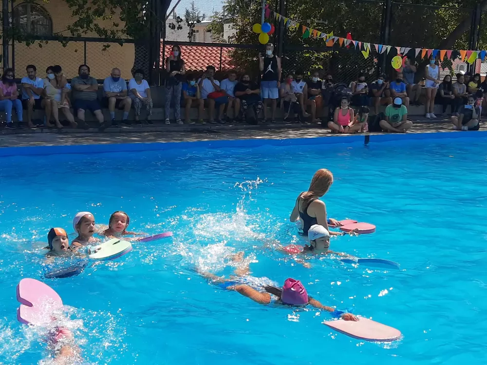 Mendoza Ciudad, a la pileta en el gimnasio nro. 2