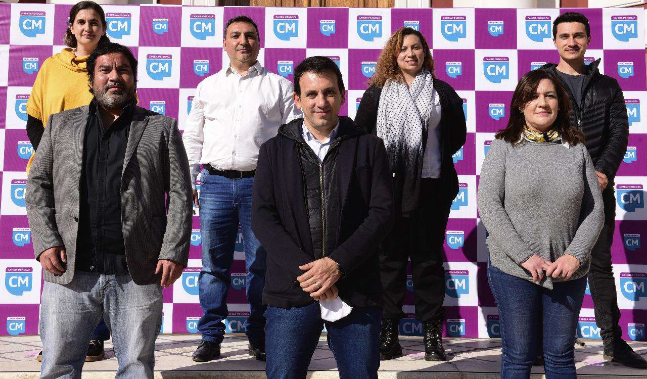 Tadeo GZ con precandidatos a concejales